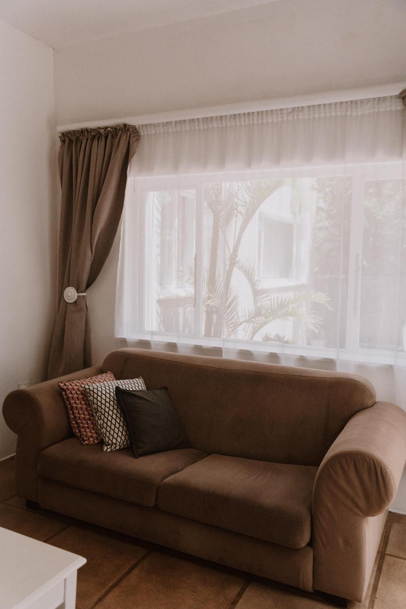 Caza Beach Guesthouse Durban Room photo