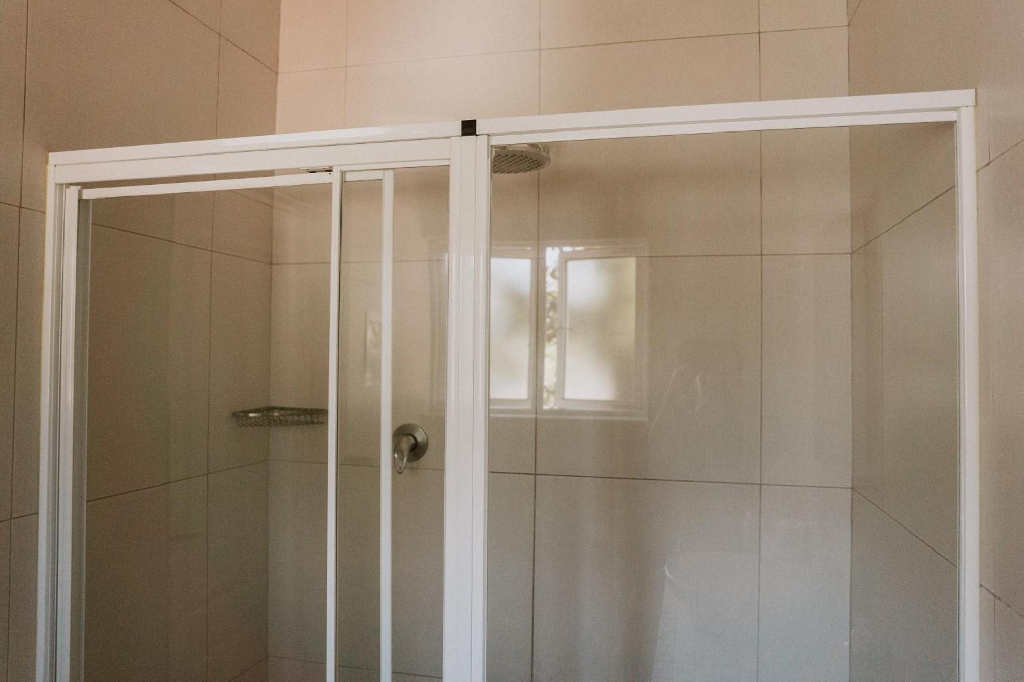 Caza Beach Guesthouse Durban Room photo
