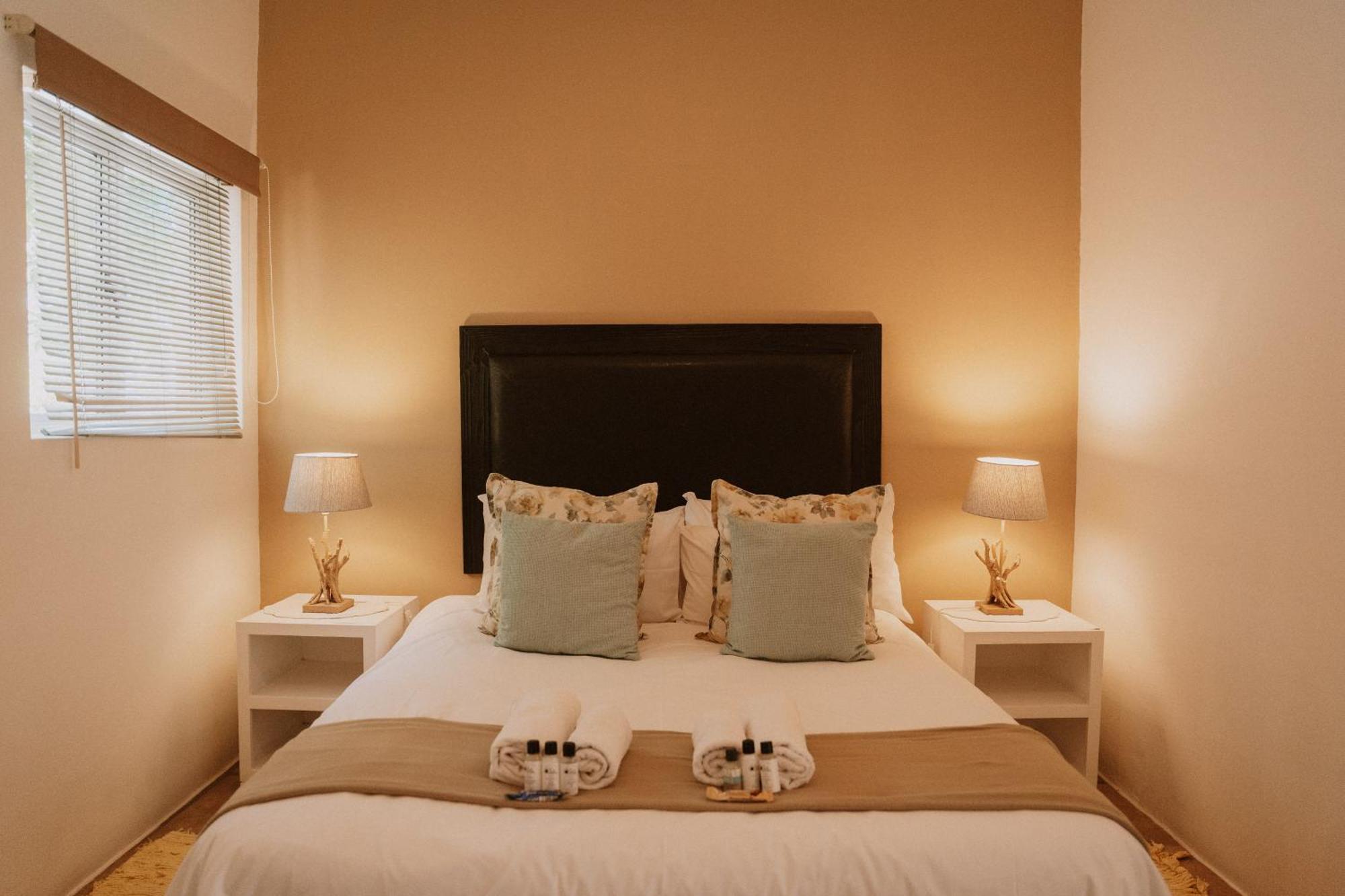 Caza Beach Guesthouse Durban Room photo