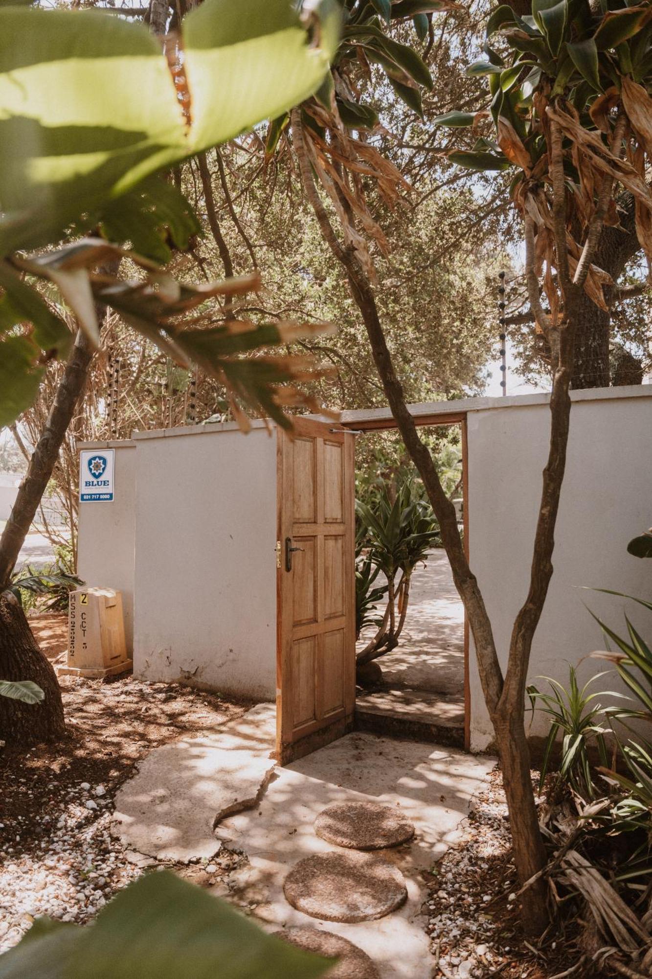 Caza Beach Guesthouse Durban Exterior photo